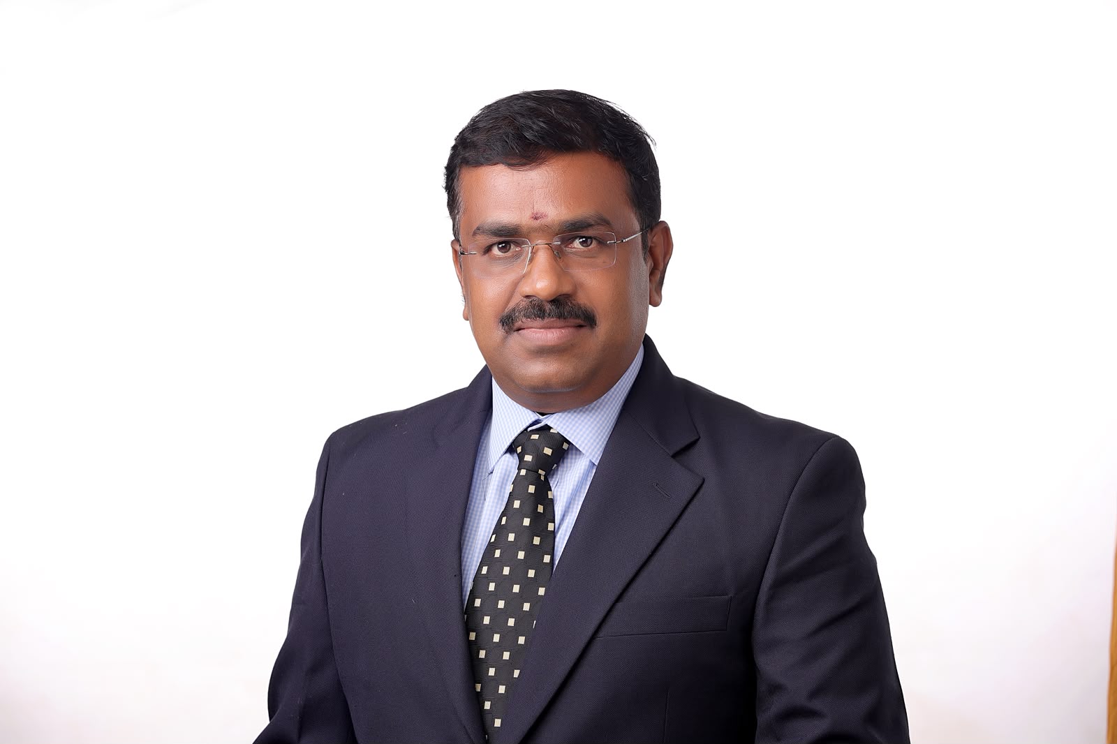 Kumaresan M
